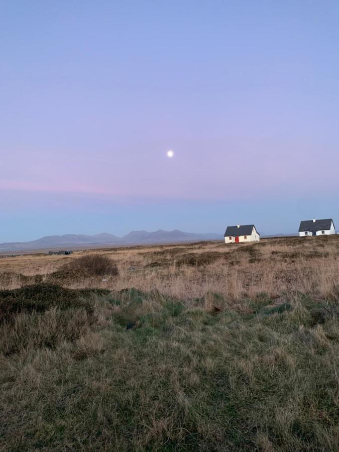 Pink Cottage Ballyconneely Dış mekan fotoğraf