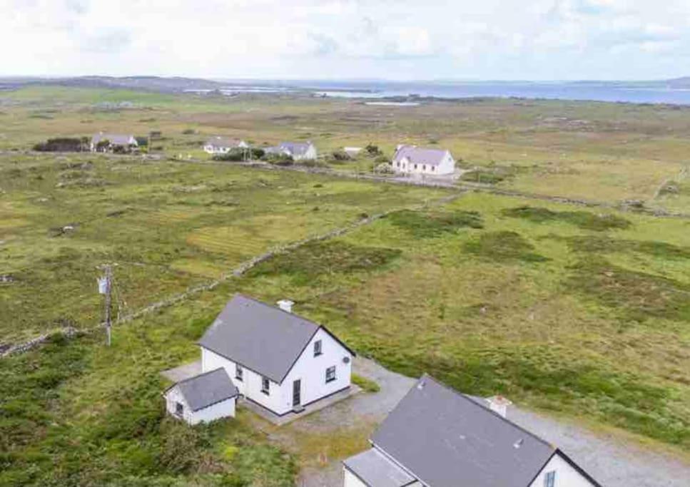 Pink Cottage Ballyconneely Dış mekan fotoğraf